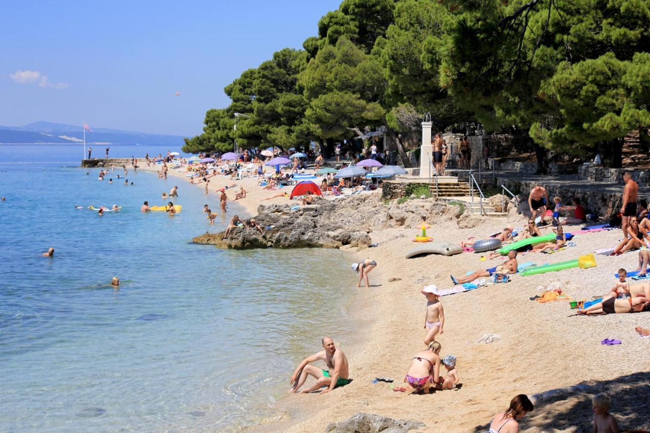 Apartments By The Sea Brela, Makarska - 16950 Экстерьер фото