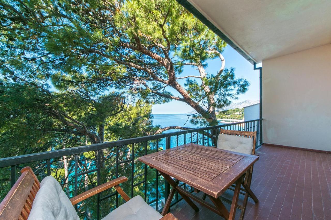 Apartments By The Sea Brela, Makarska - 16950 Экстерьер фото