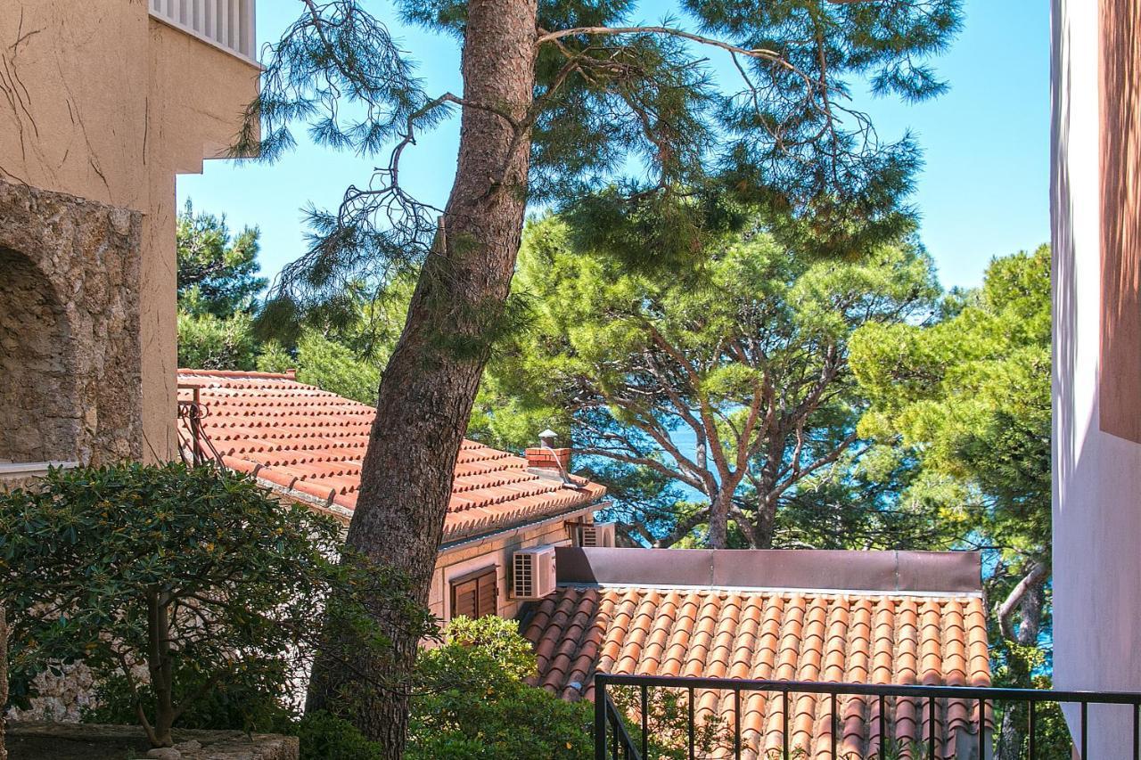 Apartments By The Sea Brela, Makarska - 16950 Экстерьер фото